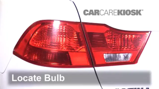 2009 Kia Optima EX 2.4L 4 Cyl. Luces Luz trasera (reemplazar foco)